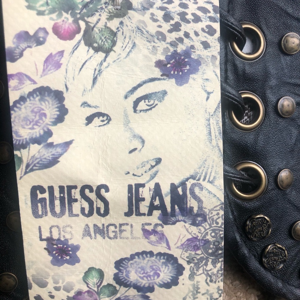 Guess - Picture 4 of 5